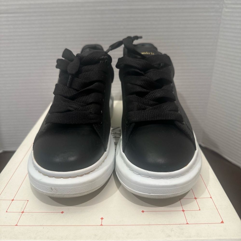 Alexander McQueen Larry Leather Sneakers White/black  Size 38 EU/ 7.5 US
